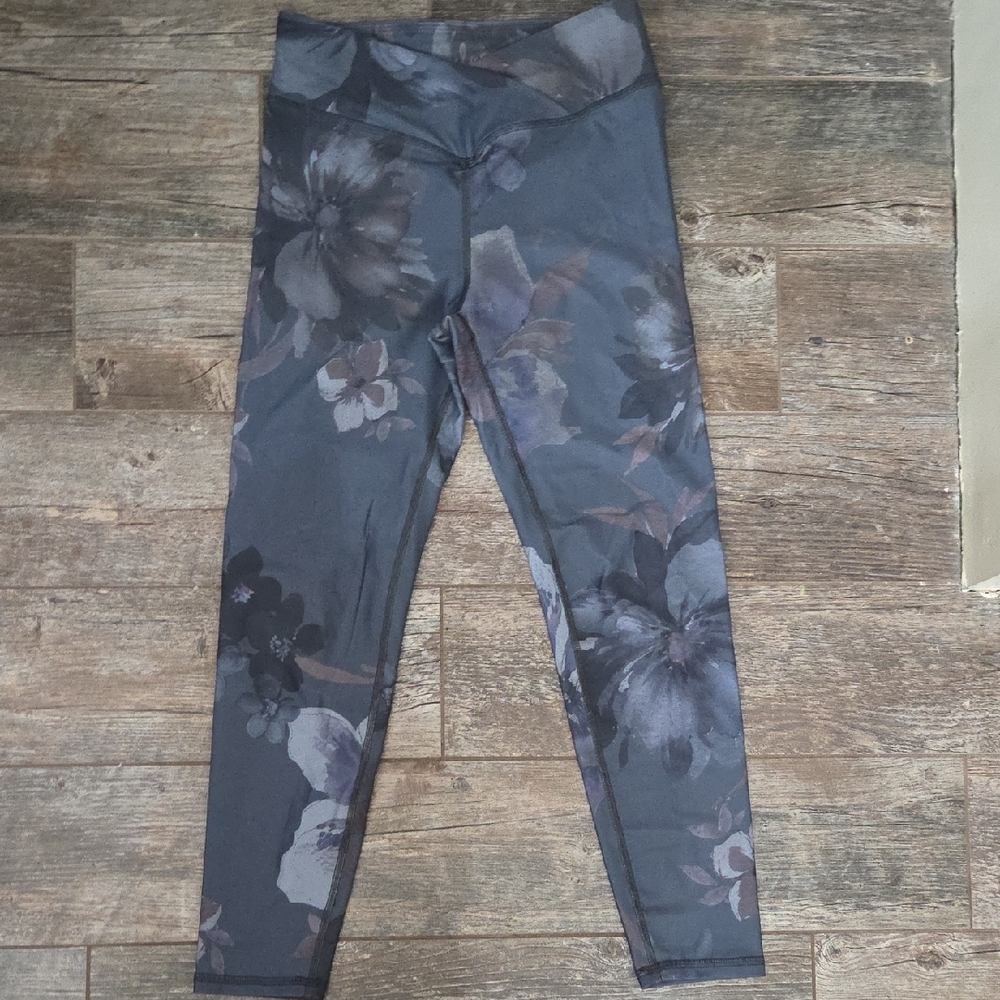 Lulu's Charcoal and Black Top